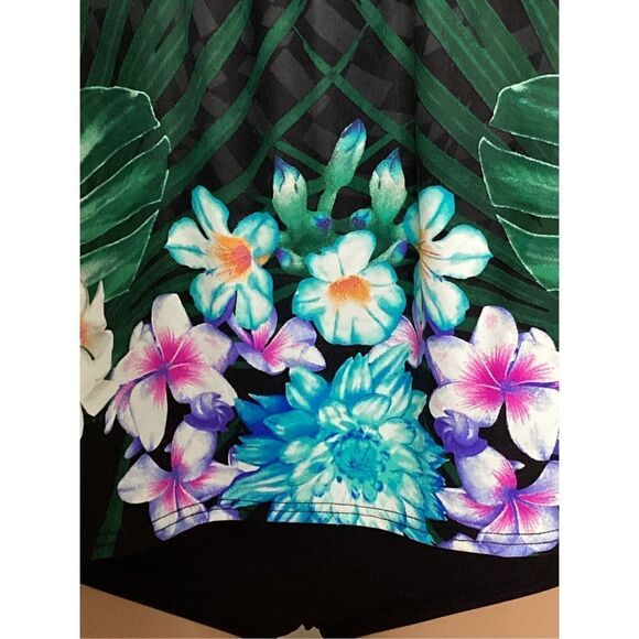 New. Coco Reef bra sized tankini top. Size 34C. Retails $84 - Picture 3 of 8